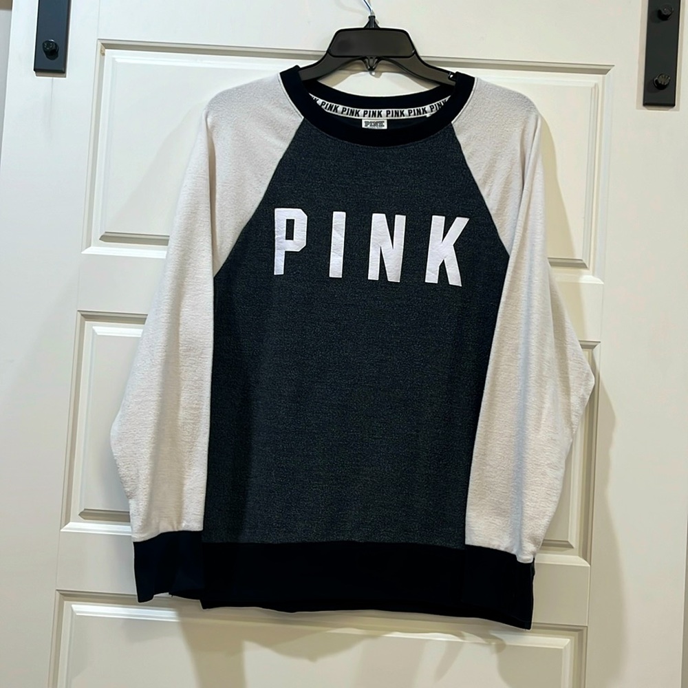 PINK Logo Sweatshirt